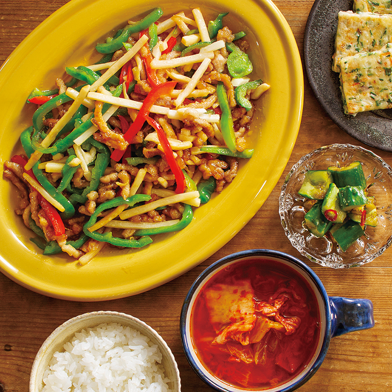 産直豚肉のチンジャオロース もちもちミニチヂミ きゅうりの即席しょうゆ漬け トマトキムチスープ 3人分 だいどこログ 生協パルシステムのレシピサイト