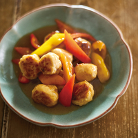 『鶏だんご』とカラーピーマンの甘酢あん