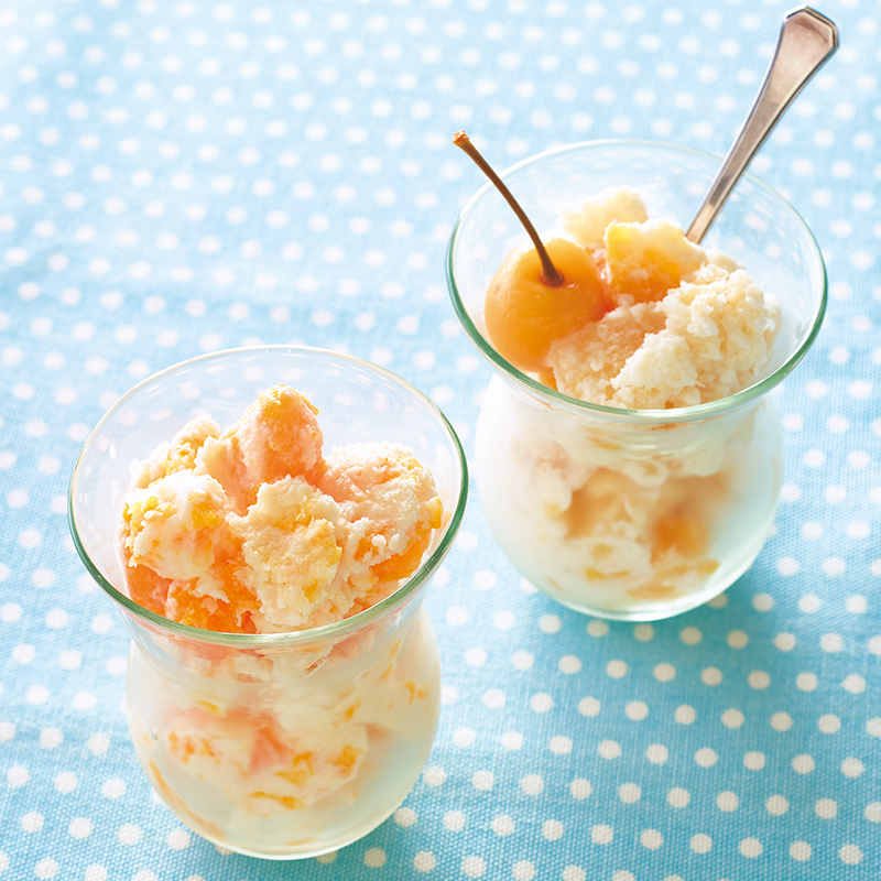 フルーツ缶のヨーグルトシャーベット エレガントな足付きヨーグルト スナックカップ アイスクリームサービングディッシュ エレガントなシャーベットとムースボウル 結婚式やビ