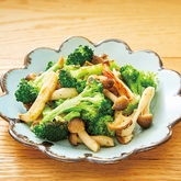 ブロッコリーときのこのオリーブオイル蒸し焼き