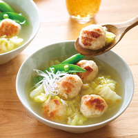 ごま油香る鶏だんごと白菜のスープ