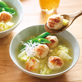 ごま油香る鶏だんごと白菜のスープ