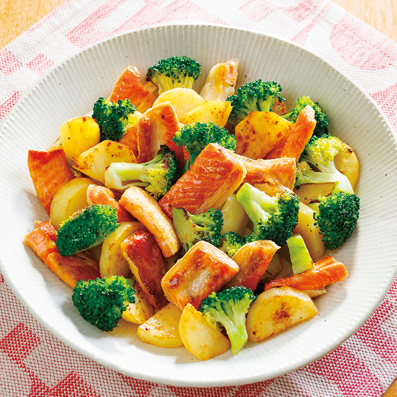 ホクホクポテトと鮭のコンソメバター炒め｜だいどこログ[生協パル