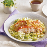 蒸し早春キャベツと金目鯛のねぎ油がけ