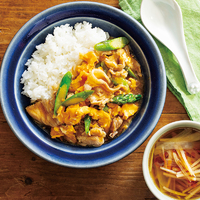 豚肉とアスパラの卵炒め、たけのことねぎの中華スープ（2人分）