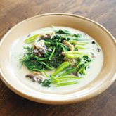 有機ほうれん草としめじのさっとクリーム煮