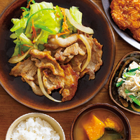 『産直豚肉のしょうが焼き』、『駿河湾産桜えび天』、しらすと小松菜の白あえ、かぼちゃのみそ汁（3人分）