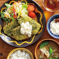 さわらの磯辺揚げみぞれマヨ、7品目の塩こうじサラダ、スナップえんどうとまいたけのみそ汁（2人分）