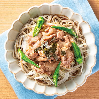 流水解凍麺で、冷やあつぶっかけ肉そば