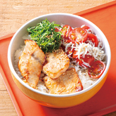 めかじきソテー＆トマトとしらすのナムル丼