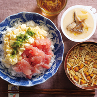 まぐろのザクザクみそとろろ丼、『産直たまごの松茸茶わんむし』、とらまきのお吸い物（2人分）