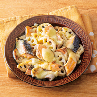 鮭とれんこんの和風コクまろチーズ煮