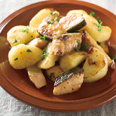 秋鮭とじゃがいものコンソメバターソテー