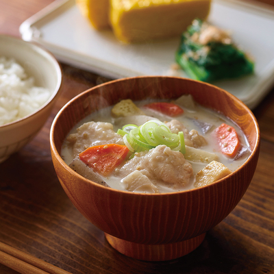 鶏肉と根菜の豆乳みそ汁