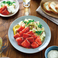 サーモンポテサラ ヨーグルトソース添え