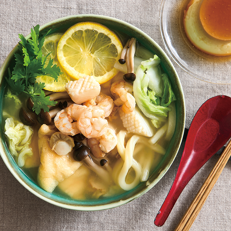 シーフードのレモンフォー風うどん、『カスタードプリン』（2人分）
