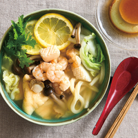 シーフードのレモンフォー風うどん、『カスタードプリン』（2人分）