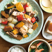 『栗かぼちゃのオイスター醤油炒め』、『粒入り金胡麻どうふ』、ほうれん草とかにかまの中華スープ(2人分)