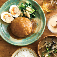 『ふっくら和風おろしハンバーグ』、ゆでたまご&小松菜 チーズマヨドレッシング、じゃがいもとひじきのみそ汁(3人分)
