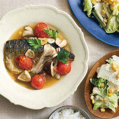 塩さばときのこのアクアパッツァ、白菜とコーンのサラダ（3人分）