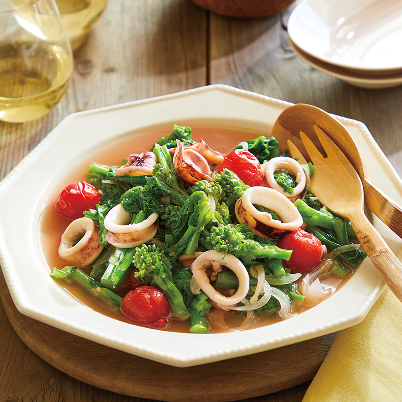 菜の花とするめいかのスープ煮