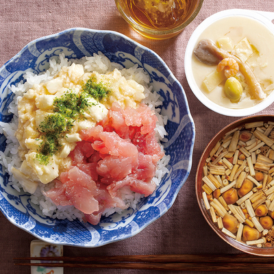 まぐろのザクザクみそとろろ丼、『産直たまごの海老茶わんむし』、とらまきのみそ汁(3人分)