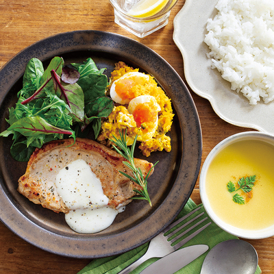 豚ロースの香味ソテー ヨーグルトソース、たまごかぼちゃサラダ、『北海道コーンがおいしいスープ』（3人分）