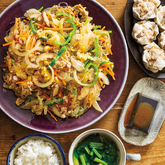 『ひき肉と春雨のオイスターソース炒め』、『帆立干し貝柱焼売』、『粒入り黒胡麻どうふ』、ほうれん草の中華スープ（3人分）