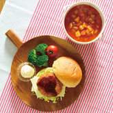 グラタンコロッケチーズバーガー＆ミネストローネ