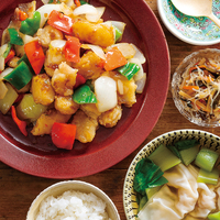 『天然えびといかの油淋鶏風ソース炒め』、『サラダベースはるさめ中華』、えびわんたんとチンゲン菜のスープ（2人分）