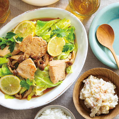 塩こうじ鶏と春キャベツの和風レモンスープ蒸し、『じゃがいもとマカロニのサラダ』（2人分）