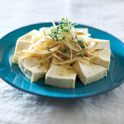 新玉ねぎと豆腐のサラダ