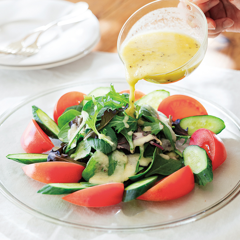 有機キウイドレッシングのグリーンサラダ