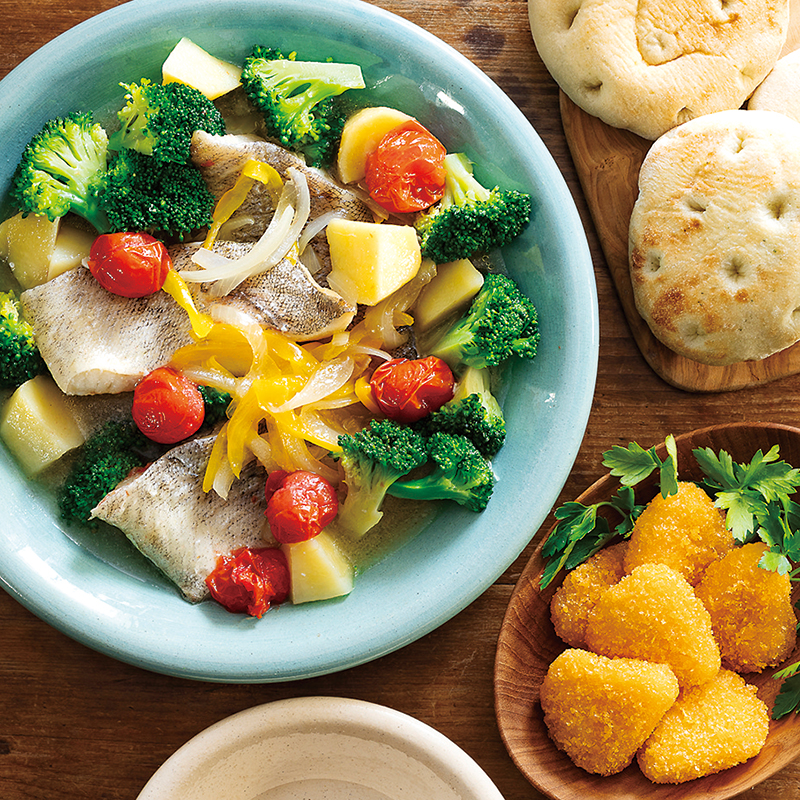 『たらと彩り野菜のアクアパッツァ』、『カマンベール入りチーズフライ』、『産直小麦のフォカッチャ』（3人分）