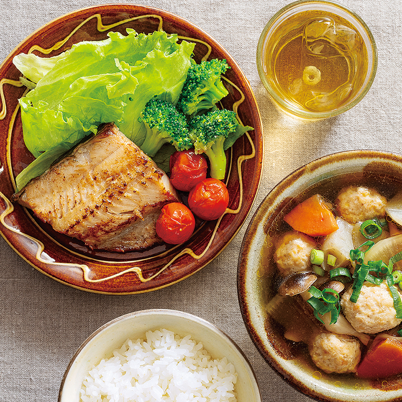 ほっけと彩り野菜のオリーブオイル焼き、『産直鶏だんご入りけんちん汁』（2人分）