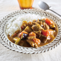 なすとトマトの炒めポークカレー