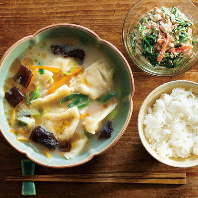 『白湯水餃子スープ』、若芽ひじきとかにかまのさっぱり白あえ(2人分)