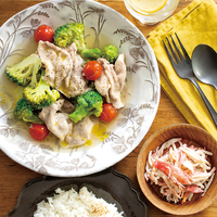 豚肉と彩り野菜のスープ蒸し、かにかまごぼうサラダ、白ごまごはん(3人分)