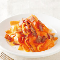 ひらひら新人参のベーコンサラダ