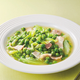 グリーンピースとベーコンのスープ煮