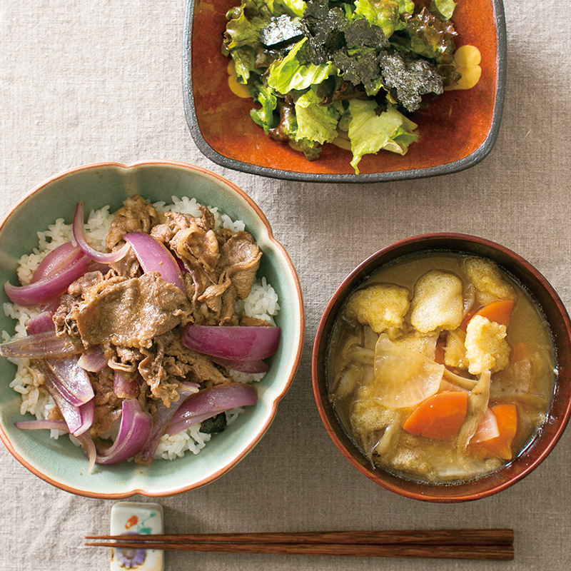 牛丼 サニーレタスの韓国風サラダ 松山あげで豚汁風 3人分 だいどこログ 生協パルシステムのレシピサイト