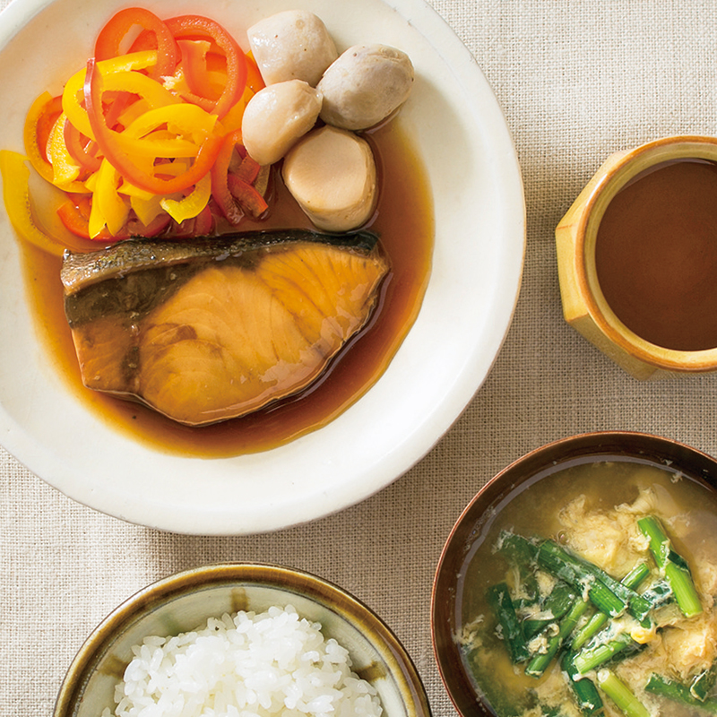 ぶりの煮付け カラーピーマン さといも煮 にら玉みそ汁 2人分 だいどこログ 生協パルシステムのレシピサイト