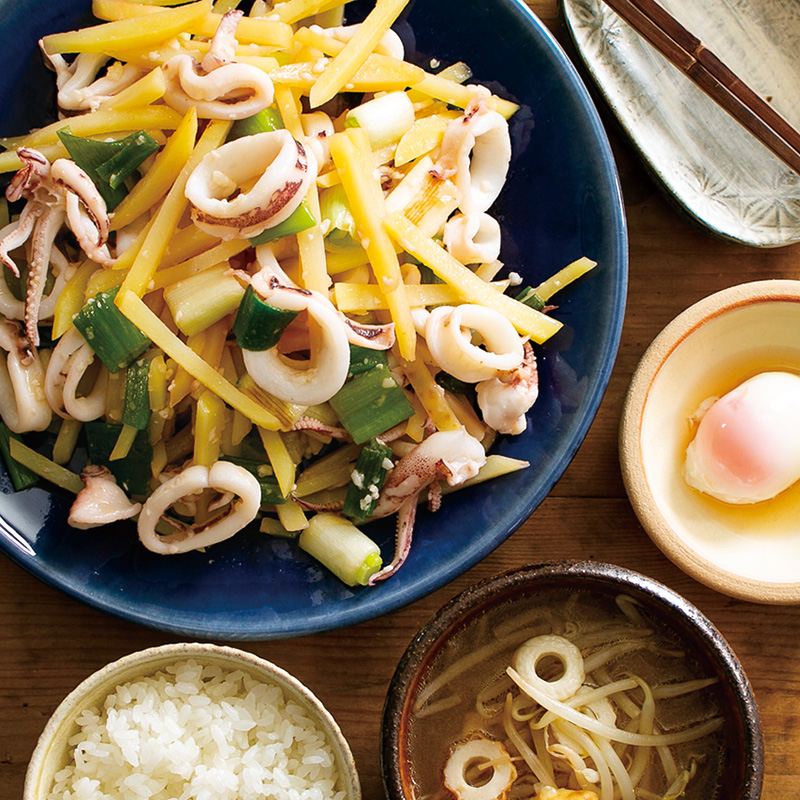 いかじゃが塩こうじバターソテー 温泉たまご もやしとちくわの鶏だしスープ 2人分 だいどこログ 生協パルシステムのレシピサイト