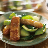 チンゲン菜と玉ねぎ天の和風炒め